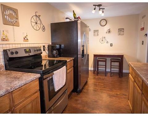 17 Shirley Rd, Springfield, MA 01109 photo 2