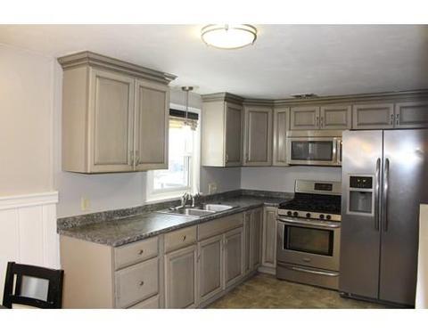 96 Kerry Dr, Springfield, MA 01118 photo 2