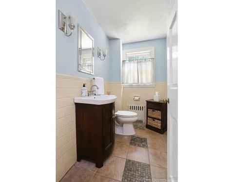 527 West St, Reading, MA 01867 photo 10