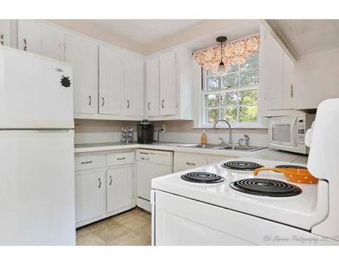 527 West St, Reading, MA 01867 photo 7