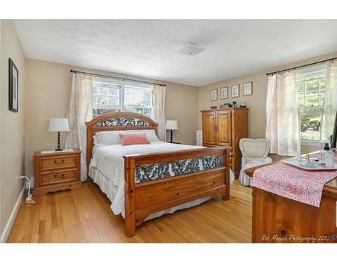 527 West St, Reading, MA 01867 photo 8