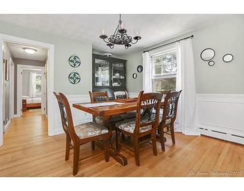 527 West St, Reading, MA 01867 photo 6