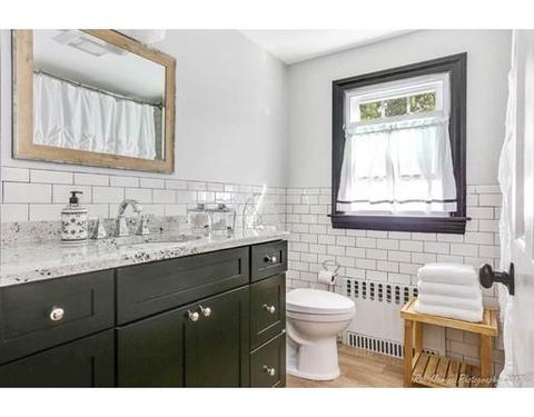 527 West St, Reading, MA 01867 photo 12