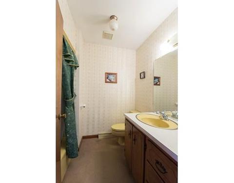 391 Freelove St, Fall River, MA 02720 photo 14