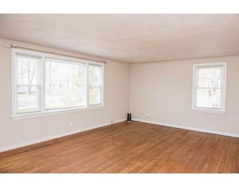 99 Haskin St, Springfield, MA 01109 photo 4