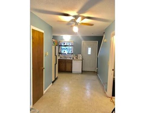 137 Muzzy St, Chicopee, MA 01020 photo 5