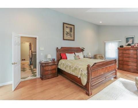 26 Pitman Dr, Reading, MA 01867 photo 3