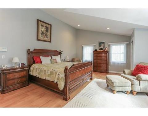 26 Pitman Dr, Reading, MA 01867 photo 4