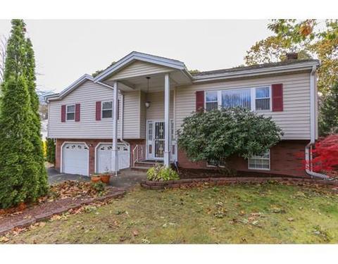 26 Pitman Dr, Reading, MA 01867 photo 1