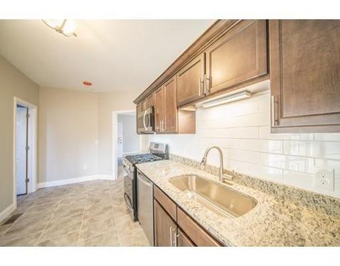 60 E Bay Path Ter, Springfield, MA 01109 photo 17