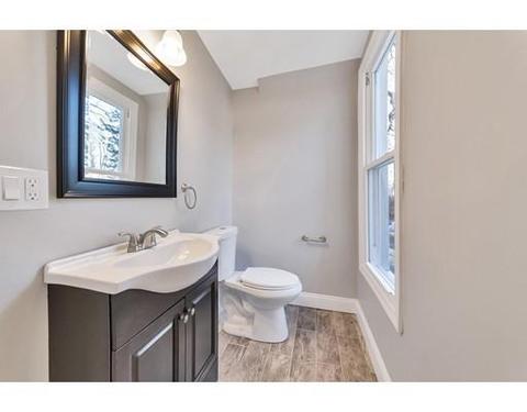 60 E Bay Path Ter, Springfield, MA 01109 photo 9