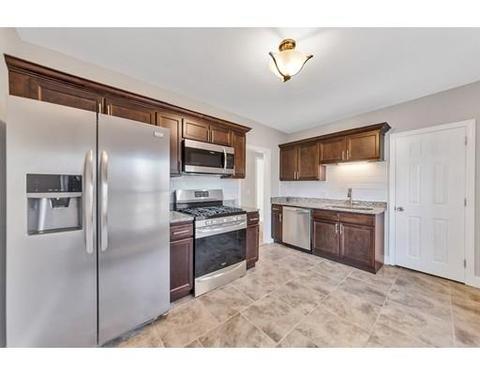 60 E Bay Path Ter, Springfield, MA 01109 photo 1