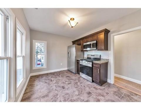 60 E Bay Path Ter, Springfield, MA 01109 photo 2