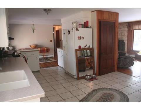 58 East St, Upton, MA 01568 photo 4