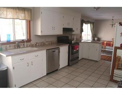 58 East St, Upton, MA 01568 photo 5
