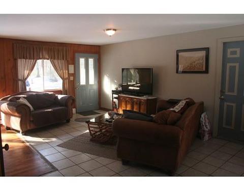 58 East St, Upton, MA 01568 photo 3