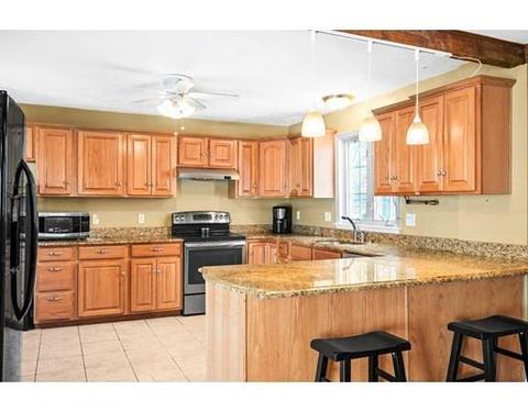 20 Park St, Mendon, MA 01756 photo 6