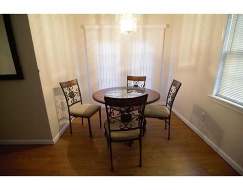 36 Orchard St, Springfield, MA 01107 photo 4