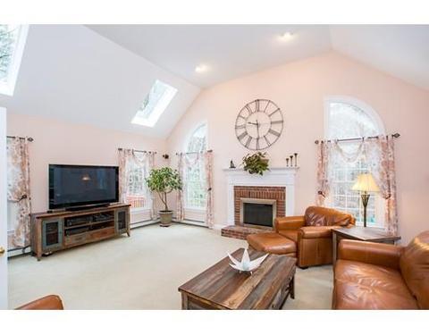 168 South St, Upton, MA 01568 photo 10