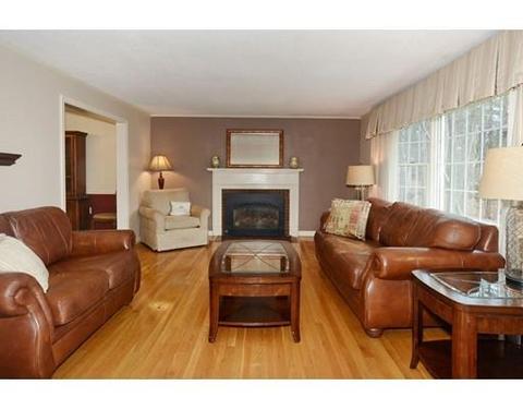 3 Hackney Cir, Andover, MA 01810 photo 4