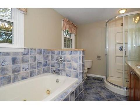 3 Hackney Cir, Andover, MA 01810 photo 11