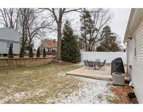 75 Pilgrim Rd, Springfield, MA 01118 photo 4