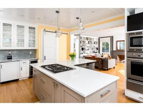 73 School St, Hingham, MA 02043 photo 4