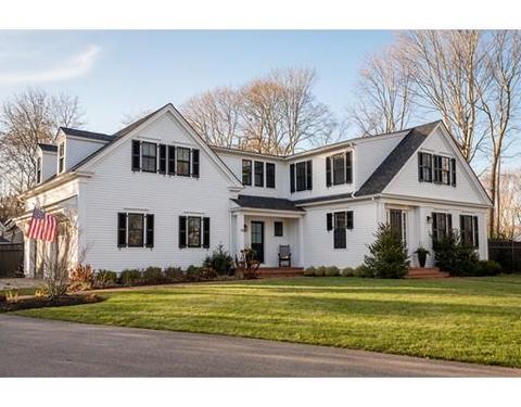 73 School St, Hingham, MA 02043 photo 1
