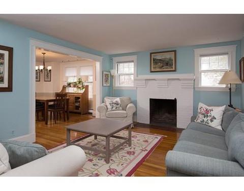 35 Ledyard St, Wellesley, MA 02481 photo 2