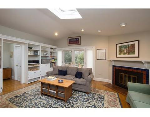 35 Ledyard St, Wellesley, MA 02481 photo 5