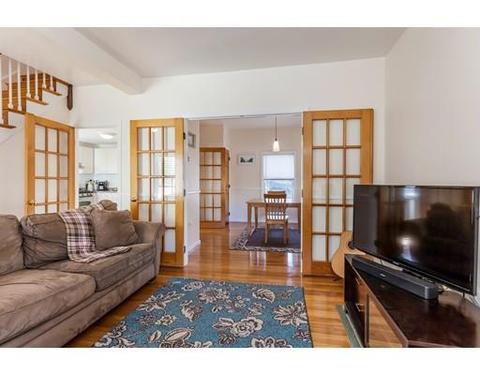 8 Pine St, Maynard, MA 01754 photo 2