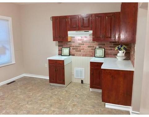 23 Sullivan St, Springfield, MA 01104 photo 4