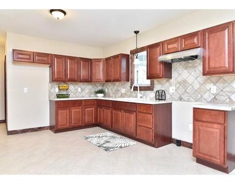 204 Saint James Ave, Springfield, MA 01109 photo 14