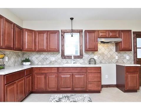 204 Saint James Ave, Springfield, MA 01109 photo 1