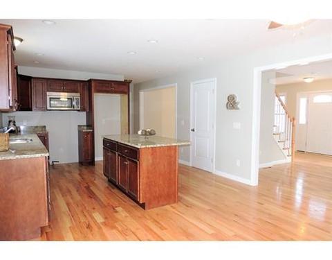 201 Morton St, Springfield, MA 01119 photo 8