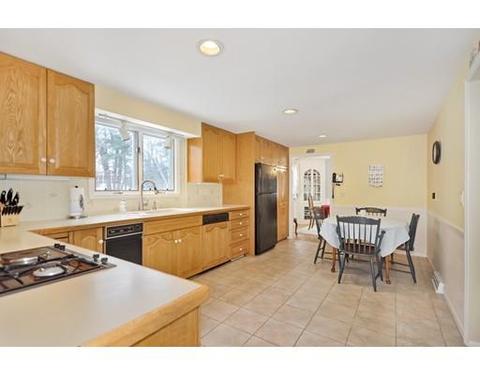 4 Old Colony Ln, Acton, MA 01720 photo 4