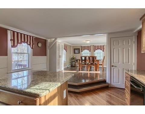 26 Townsend St, Pepperell, MA 01463 photo 5