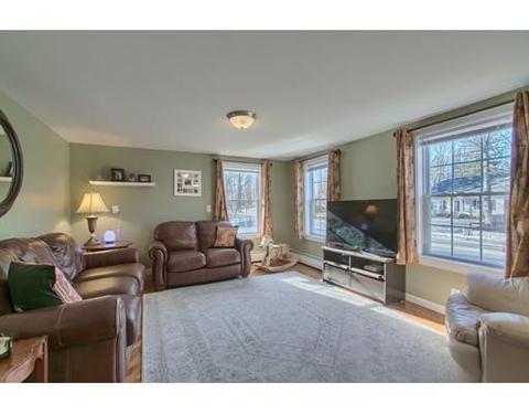 26 Townsend St, Pepperell, MA 01463 photo 8