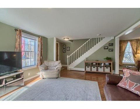 26 Townsend St, Pepperell, MA 01463 photo 7