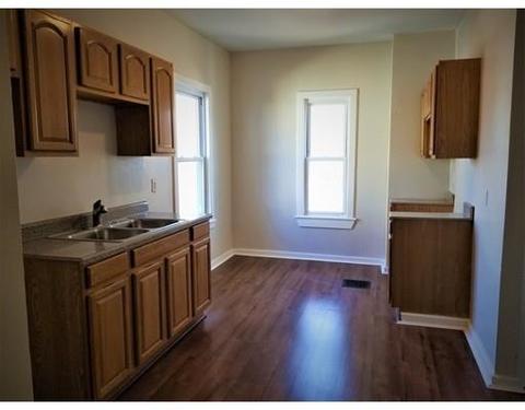 19 Merrick Ave, Springfield, MA 01109 photo 2