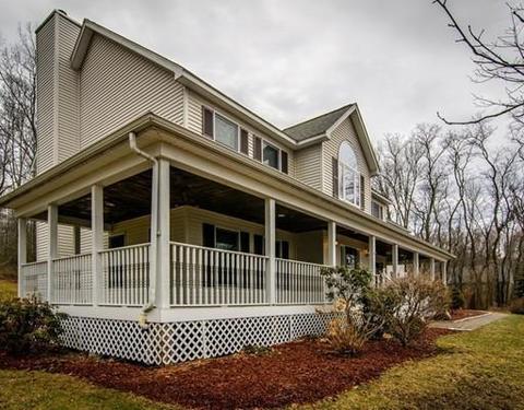 50 Orchard St, Upton, MA 01568 photo 2