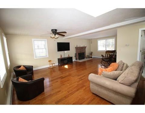 145 Brookside Dr, Gardner, MA 01440 photo 3