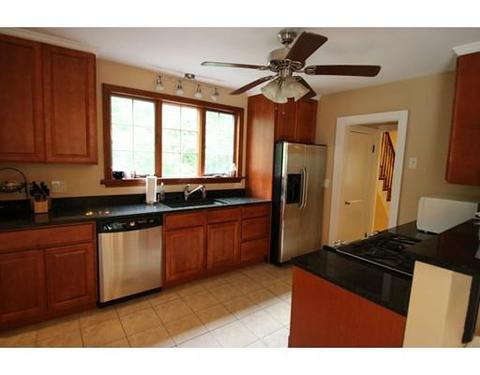14 Spring St, Saugus, MA 01906 photo 5