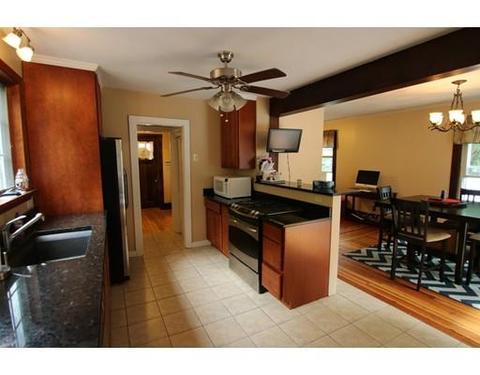 14 Spring St, Saugus, MA 01906 photo 4