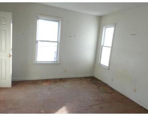 16 Merrick Ave, Springfield, MA 01109 photo 5