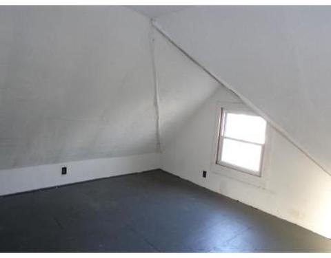 16 Merrick Ave, Springfield, MA 01109 photo 9