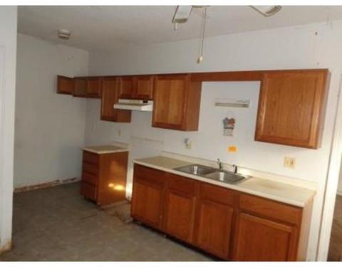 16 Merrick Ave, Springfield, MA 01109 photo 3