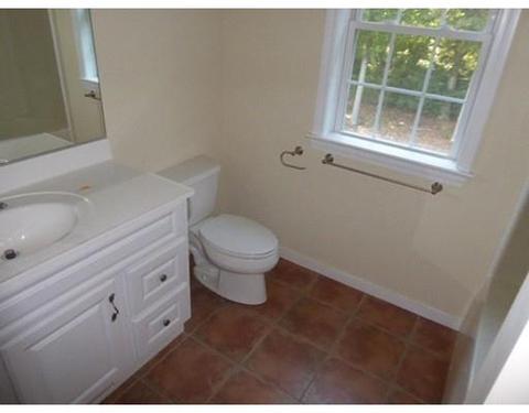 328 Arnold St, Springfield, MA 01119 photo 7