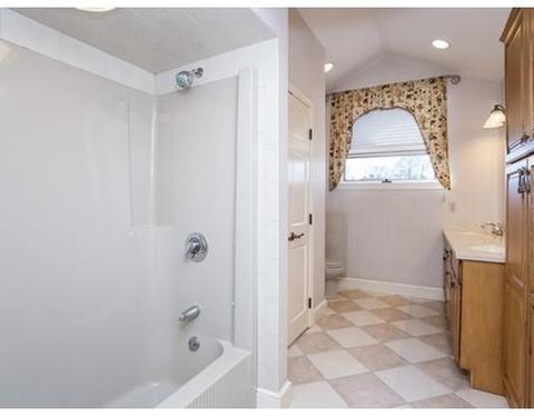 147 Hyacinth St, Fall River, MA 02720 photo 22