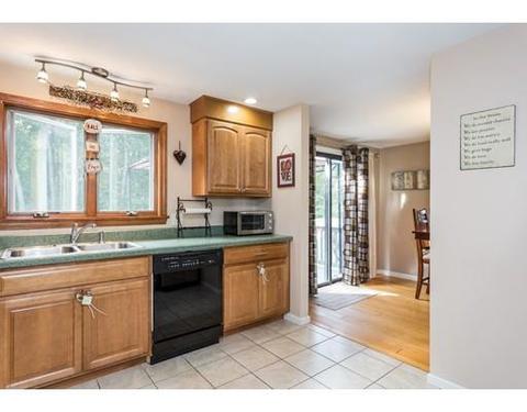 218 Ellendale Cir, Springfield, MA 01128 photo 10